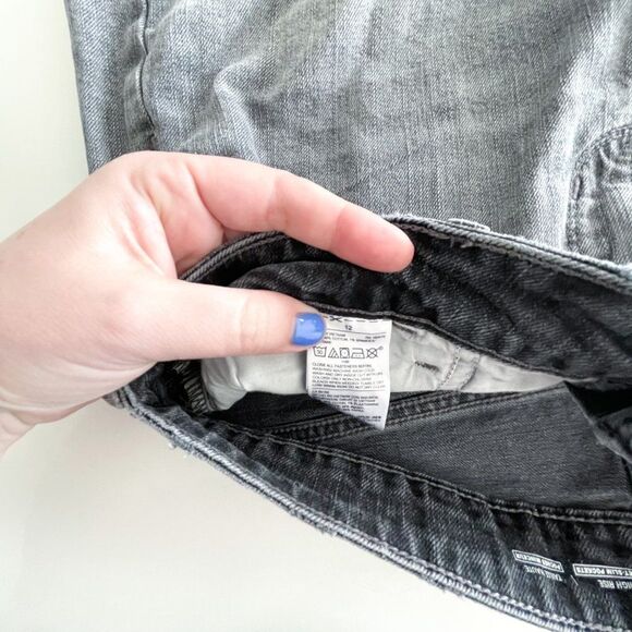 Old Navy // High Rise with secret slim pockets // Black acid wash // Size 12 - Picture 3 of 10
